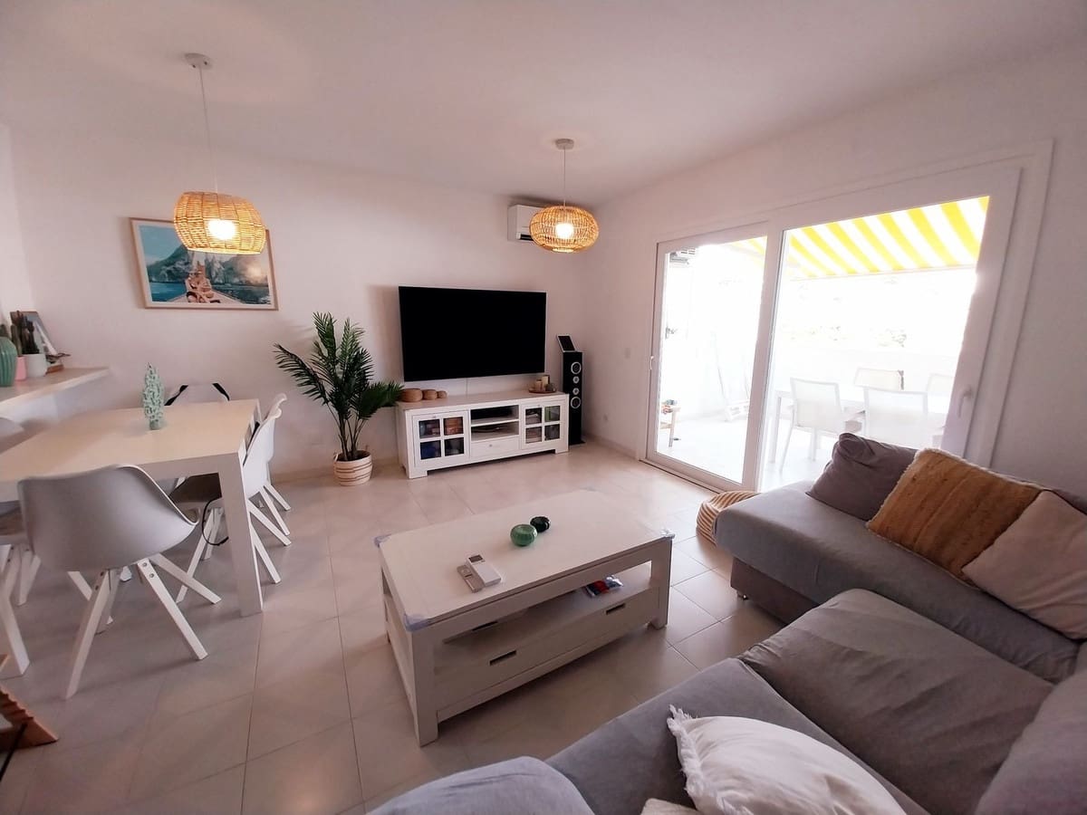 Apartamento de 3 habitaciones en Calahonda en venta con piscina garaje - 395.000 € (Ref: 9974397)