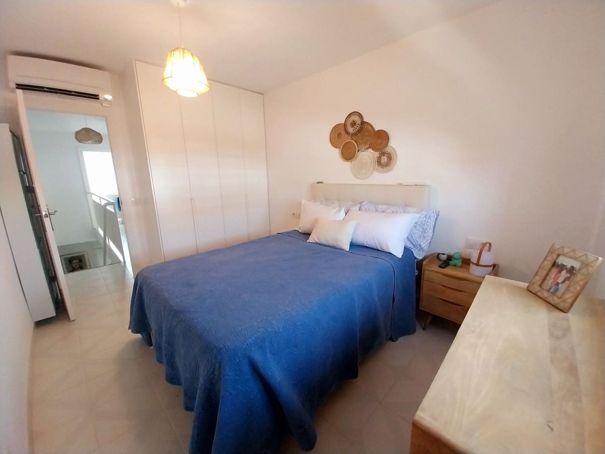 Apartamento de 3 habitaciones en Calahonda en venta con piscina garaje - 395.000 € (Ref: 9974397)