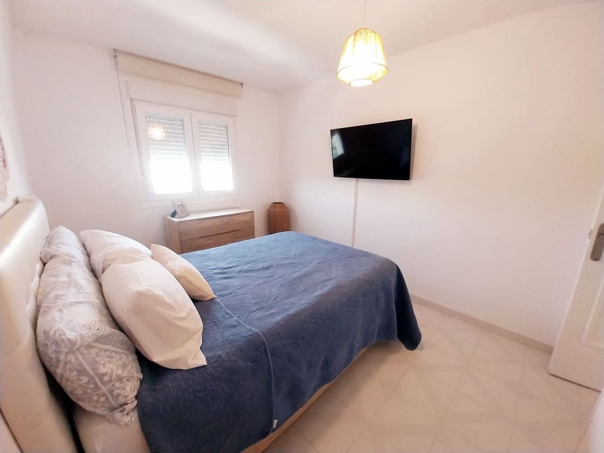 Apartamento de 3 habitaciones en Calahonda en venta con piscina garaje - 395.000 € (Ref: 9974397)