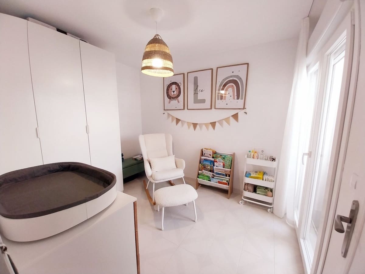 Apartamento de 3 habitaciones en Calahonda en venta con piscina garaje - 395.000 € (Ref: 9974397)