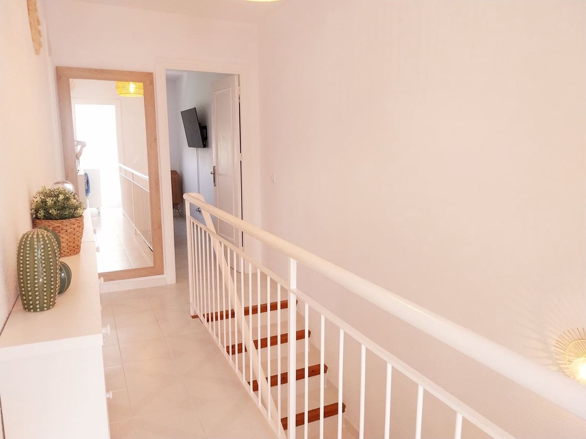 Apartamento de 3 habitaciones en Calahonda en venta con piscina garaje - 395.000 € (Ref: 9974397)