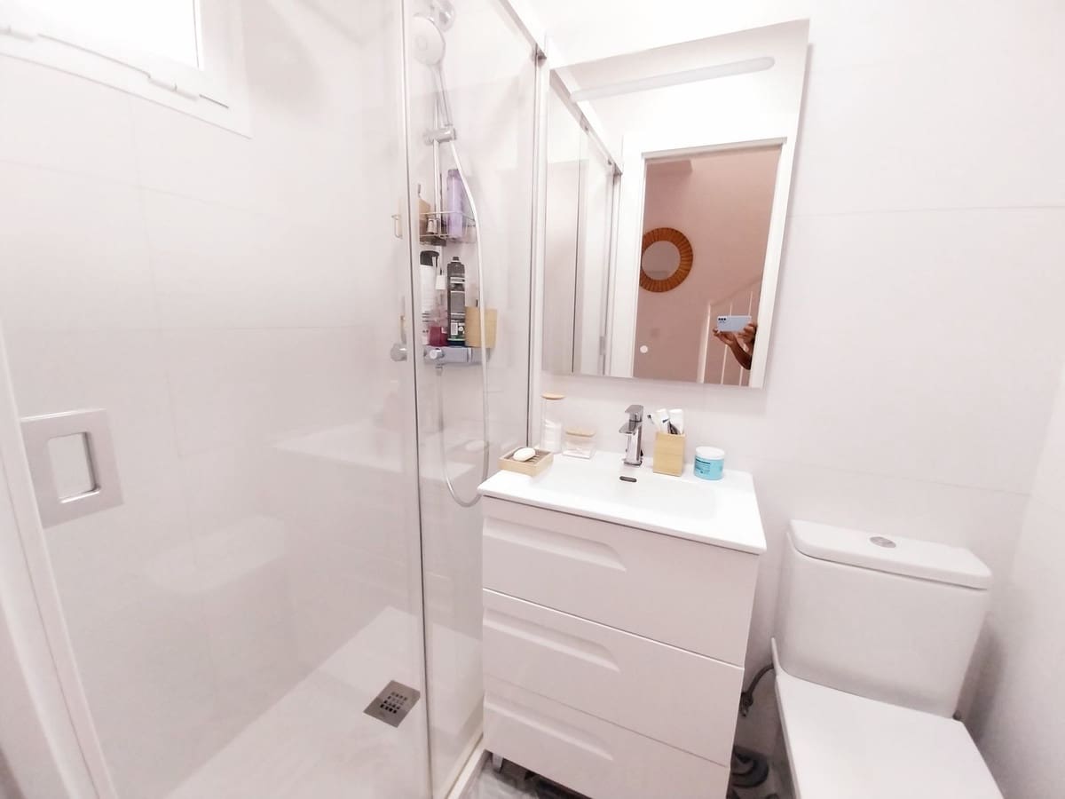 Apartamento de 3 habitaciones en Calahonda en venta con piscina garaje - 395.000 € (Ref: 9974397)