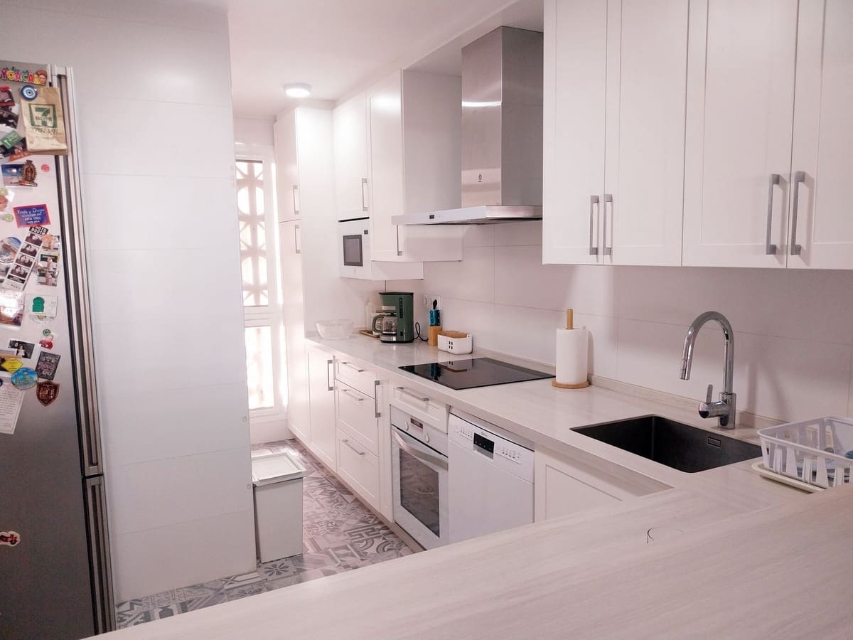 Apartamento de 3 habitaciones en Calahonda en venta con piscina garaje - 395.000 € (Ref: 9974397)