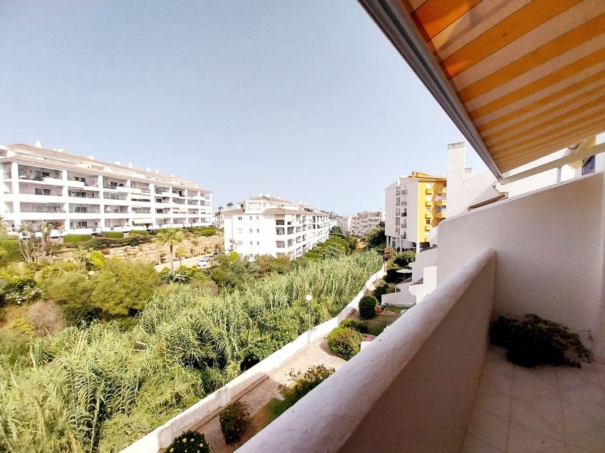 Apartamento de 3 habitaciones en Calahonda en venta con piscina garaje - 395.000 € (Ref: 9974397)
