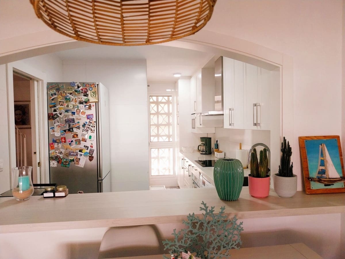Apartamento de 3 habitaciones en Calahonda en venta con piscina garaje - 395.000 € (Ref: 9974397)