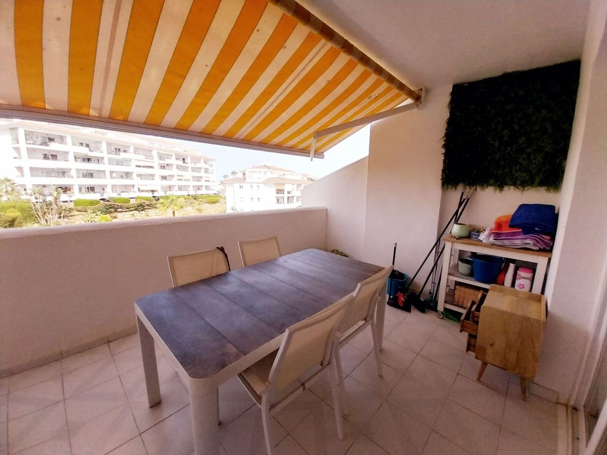 Apartamento de 3 habitaciones en Calahonda en venta con piscina garaje - 395.000 € (Ref: 9974397)