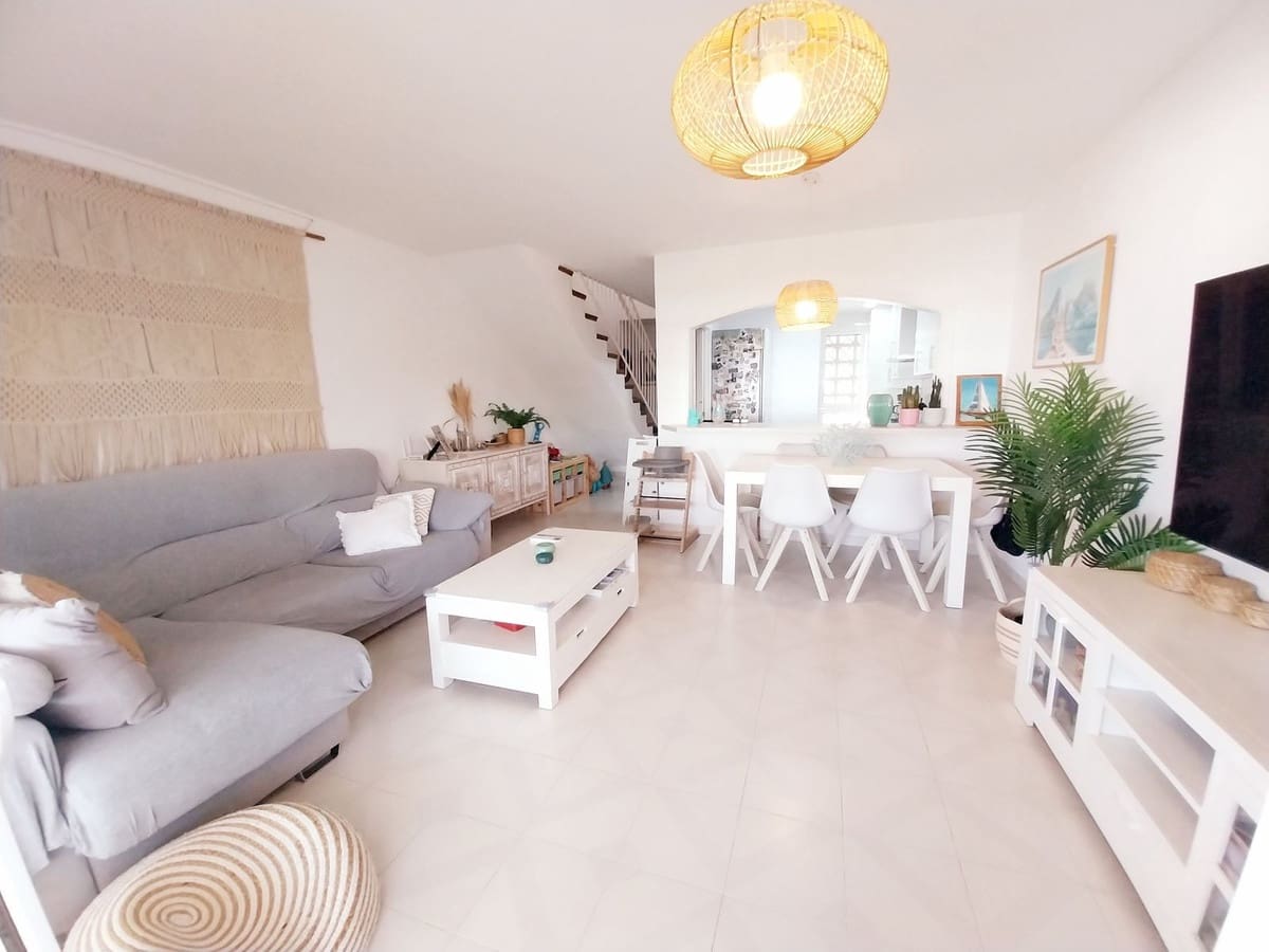 Apartamento de 3 habitaciones en Calahonda en venta con piscina garaje - 395.000 € (Ref: 9974397)
