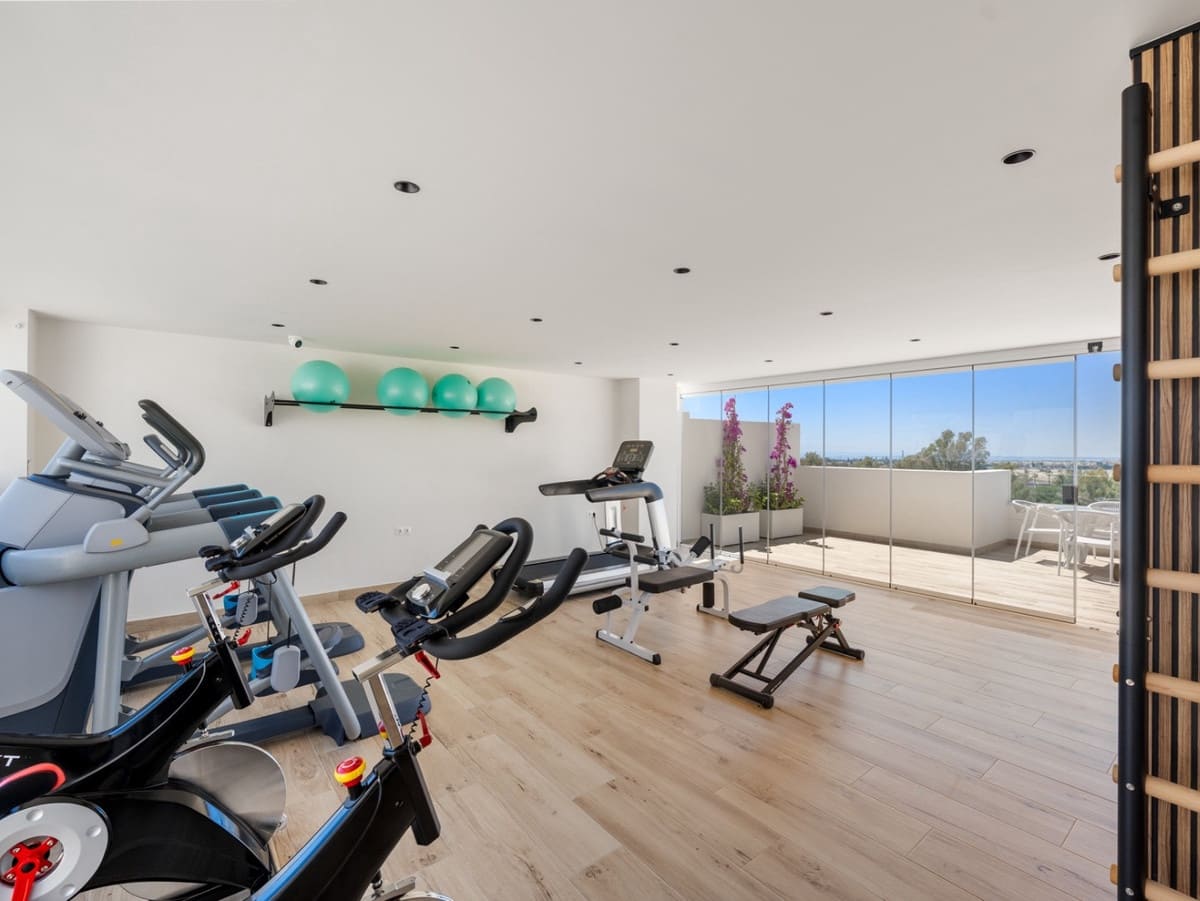 3 soveværelse Lejlighed til salg i Nueva Andalucia med swimmingpool - € 675.000 (Ref: 9974401)