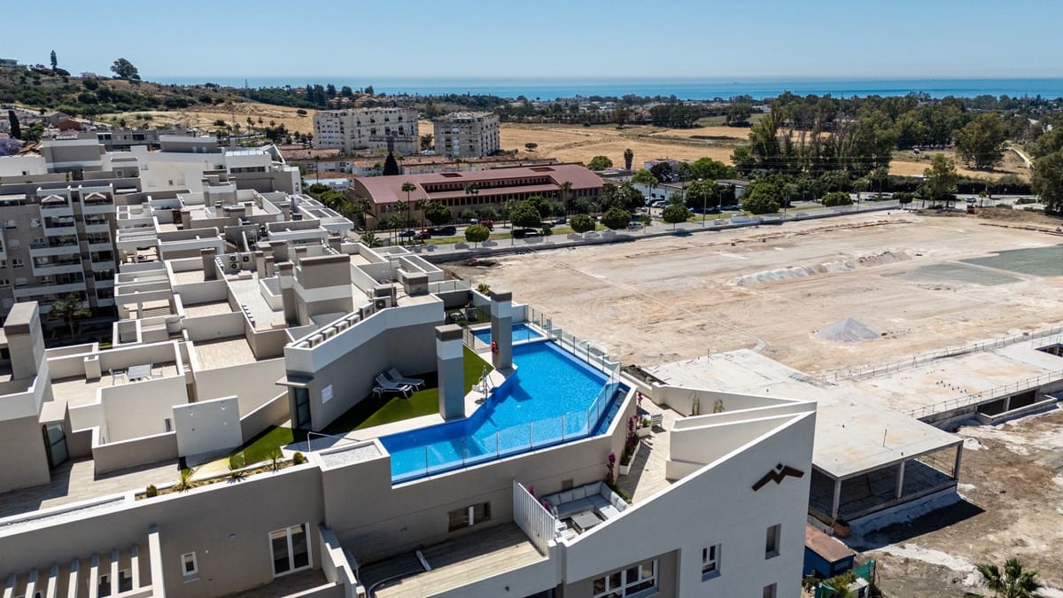 3 soveværelse Lejlighed til salg i Nueva Andalucia med swimmingpool - € 675.000 (Ref: 9974401)