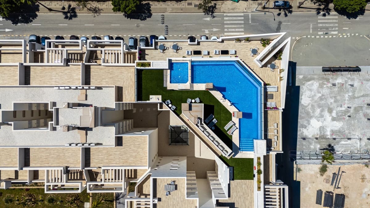 3 soveværelse Lejlighed til salg i Nueva Andalucia med swimmingpool - € 675.000 (Ref: 9974401)