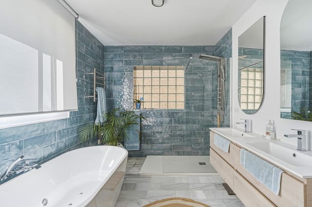 5 sypialnia Dom na sprzedaż w Cancelada, Estepona - 1 295 000 € (Ref: 9974402)