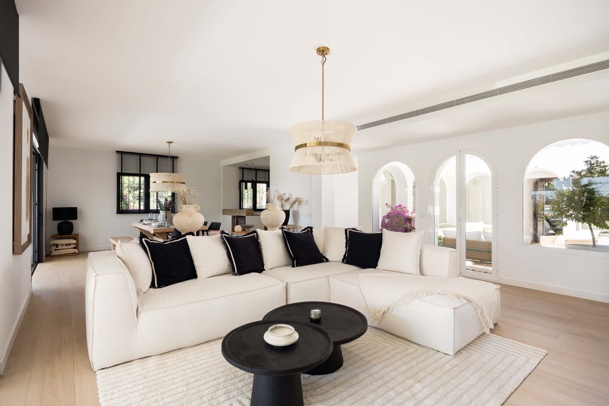 4 soveværelse Villa til salg i El Paraiso med swimmingpool - € 2.095.000 (Ref: 9974403)