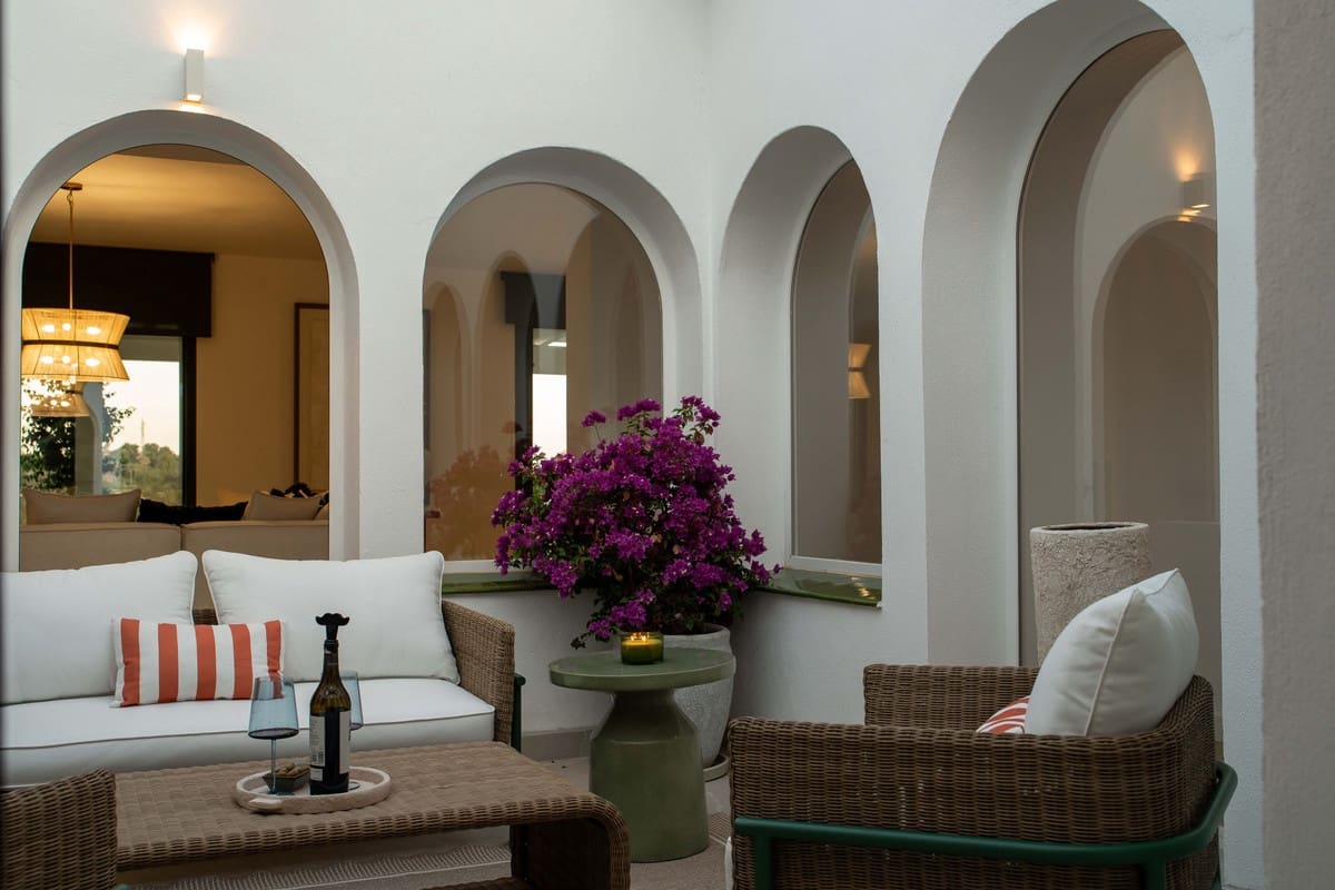 4 soveværelse Villa til salg i El Paraiso med swimmingpool - € 2.095.000 (Ref: 9974403)