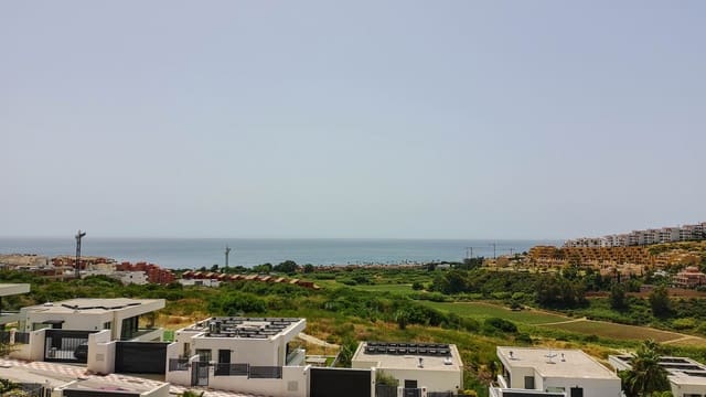 3 makuuhuone Huvila myytävänä paikassa La Duquesa / Puerto de la Duquesa, Manilva mukana uima-altaan - 1 095 000 € (Ref: 9974404)