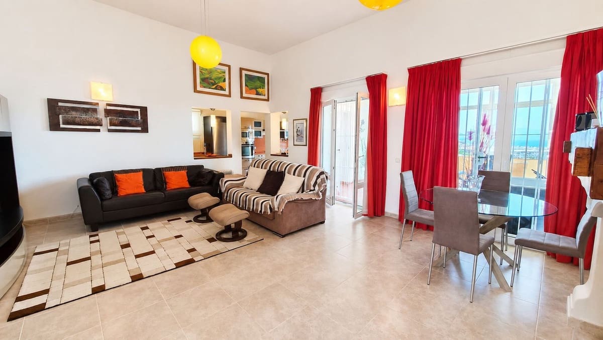 Chalet de 5 habitaciones en La Duquesa / Puerto de la Duquesa en venta con piscina garaje - 980.000 € (Ref: 9974405)