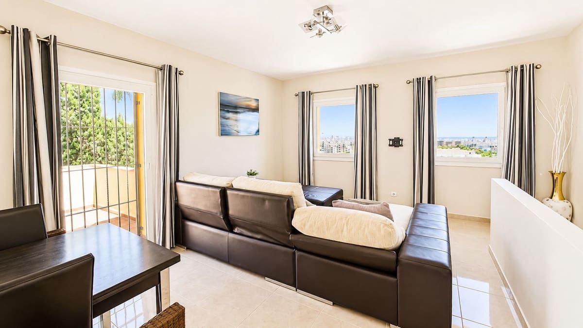 Chalet de 5 habitaciones en La Duquesa / Puerto de la Duquesa en venta con piscina garaje - 980.000 € (Ref: 9974405)