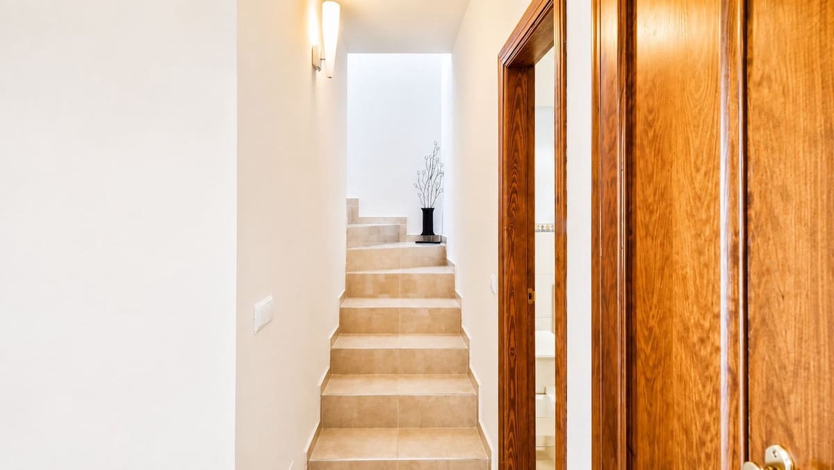Chalet de 5 habitaciones en La Duquesa / Puerto de la Duquesa en venta con piscina garaje - 980.000 € (Ref: 9974405)