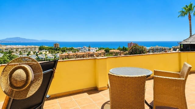 Chalet de 5 habitaciones en La Duquesa / Puerto de la Duquesa, Manilva en venta con piscina garaje - 980.000 € (Ref: 9974405)