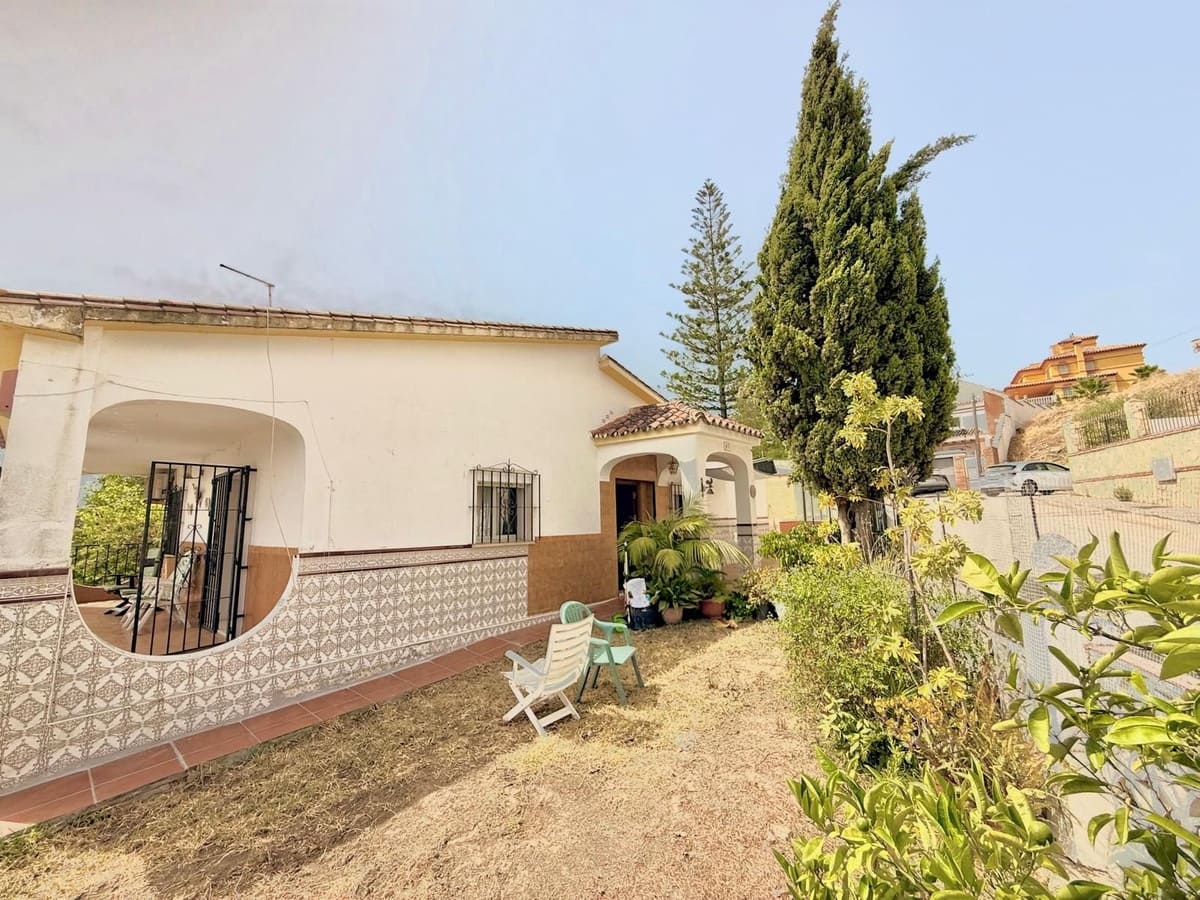 4 bedroom Villa for sale in Mijas with garage - € 579,000 (Ref: 9974406)