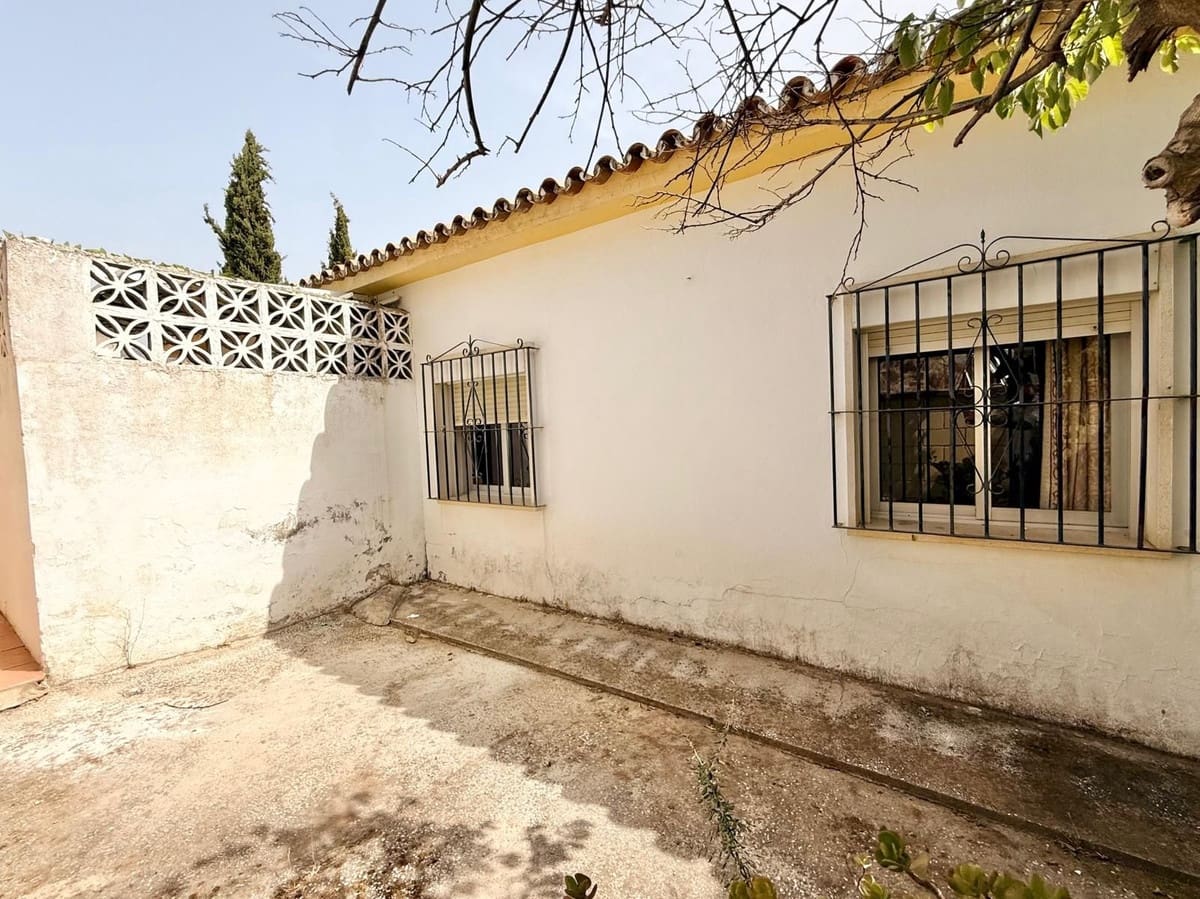 4 bedroom Villa for sale in Mijas with garage - € 579,000 (Ref: 9974406)