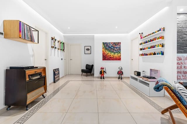 3 bedroom Apartment for sale in Benahavís with pool - € 850,000 (Ref: 9974407)