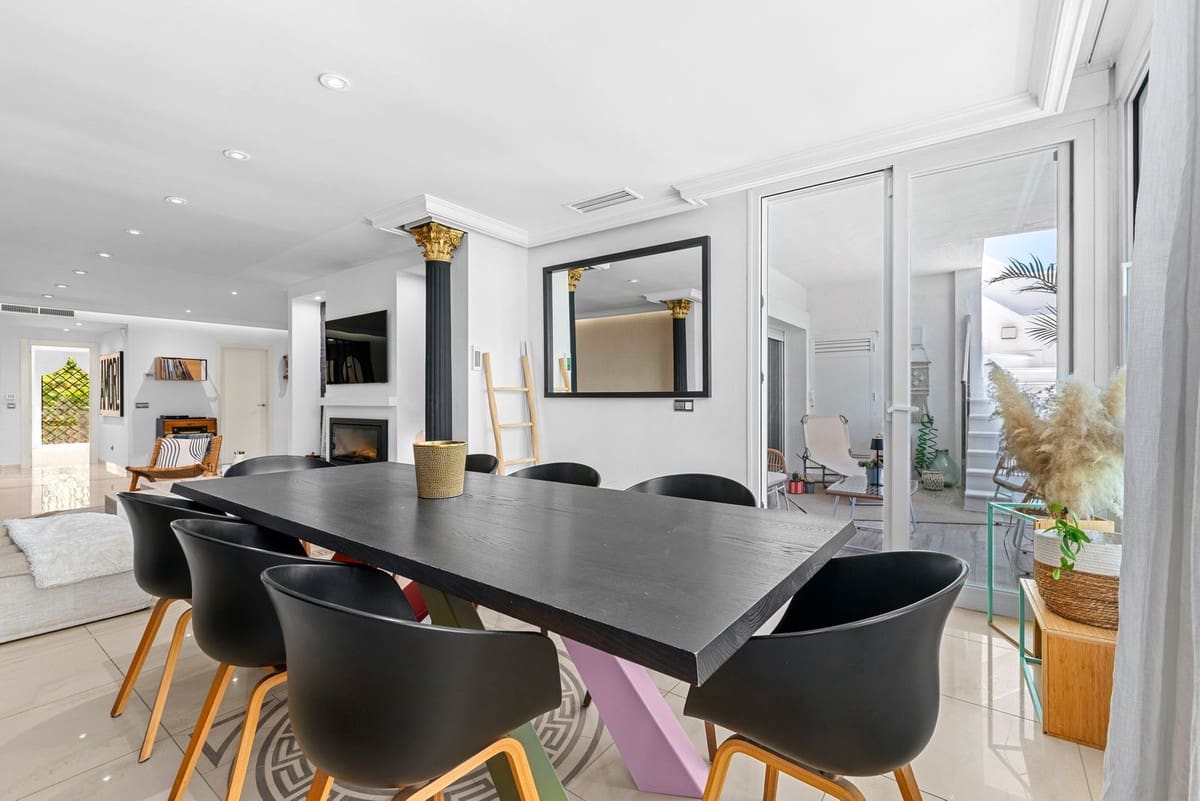 3 bedroom Apartment for sale in Benahavis with pool - € 850,000 (Ref: 9974407)