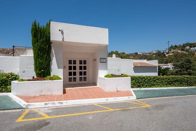 3 bedroom Apartment for sale in Benahavís with pool - € 850,000 (Ref: 9974407)