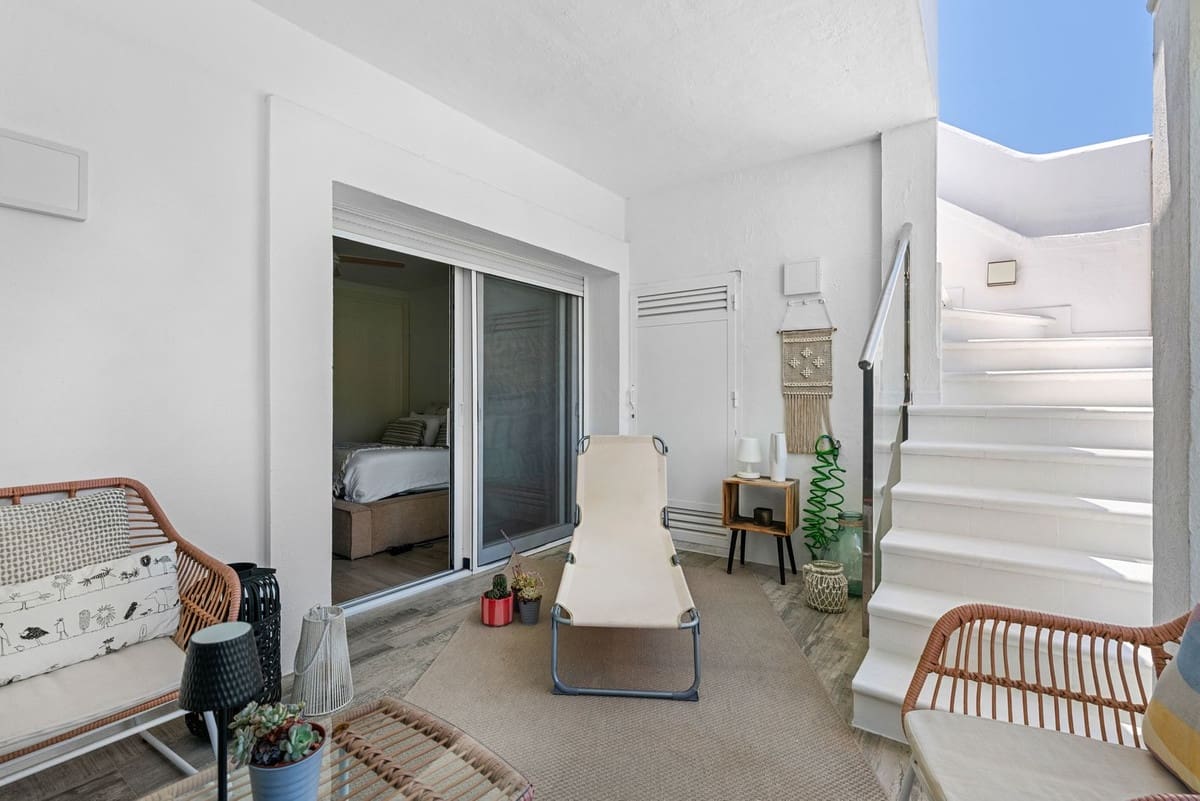 3 bedroom Apartment for sale in Benahavis with pool - € 850,000 (Ref: 9974407)