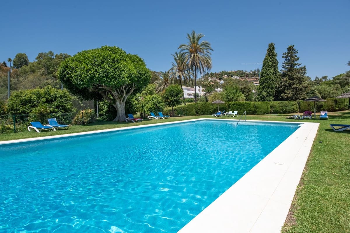 3 bedroom Apartment for sale in Benahavis with pool - € 850,000 (Ref: 9974407)