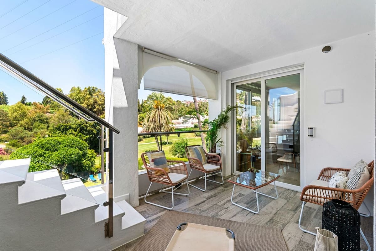 3 bedroom Apartment for sale in Benahavis with pool - € 850,000 (Ref: 9974407)