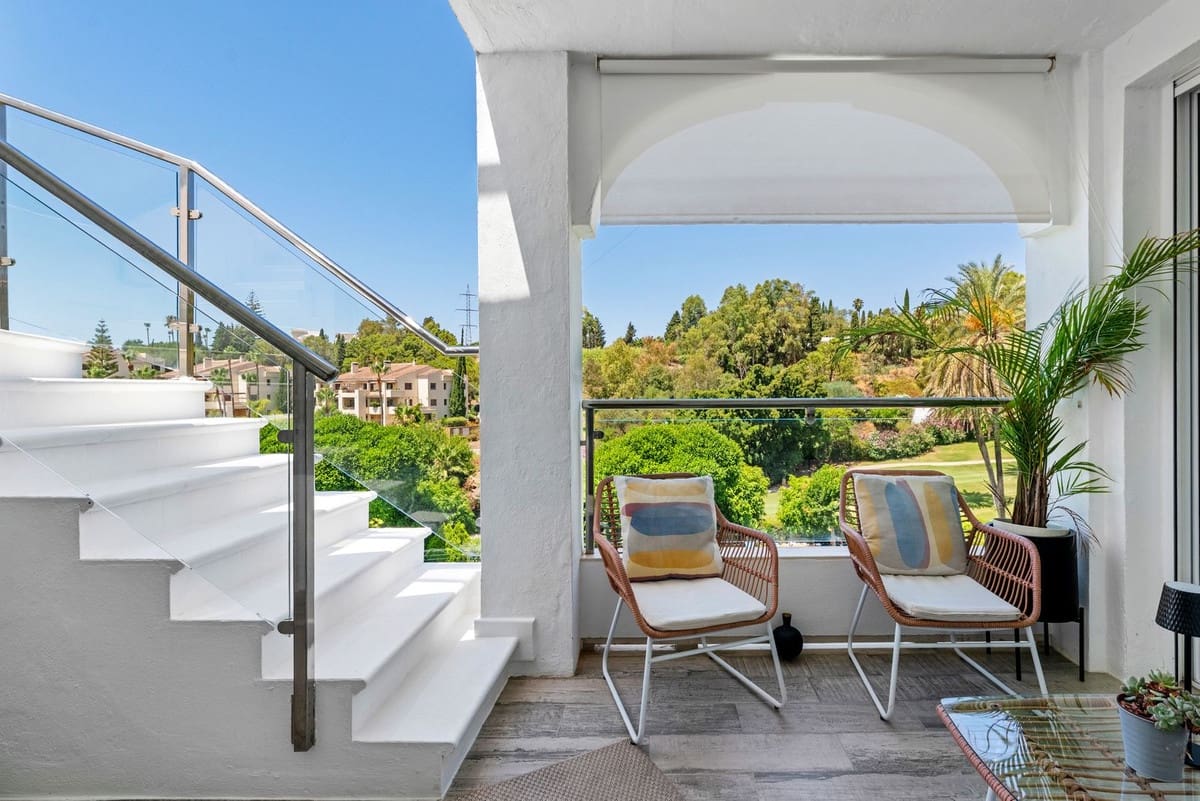 3 bedroom Apartment for sale in Benahavis with pool - € 850,000 (Ref: 9974407)