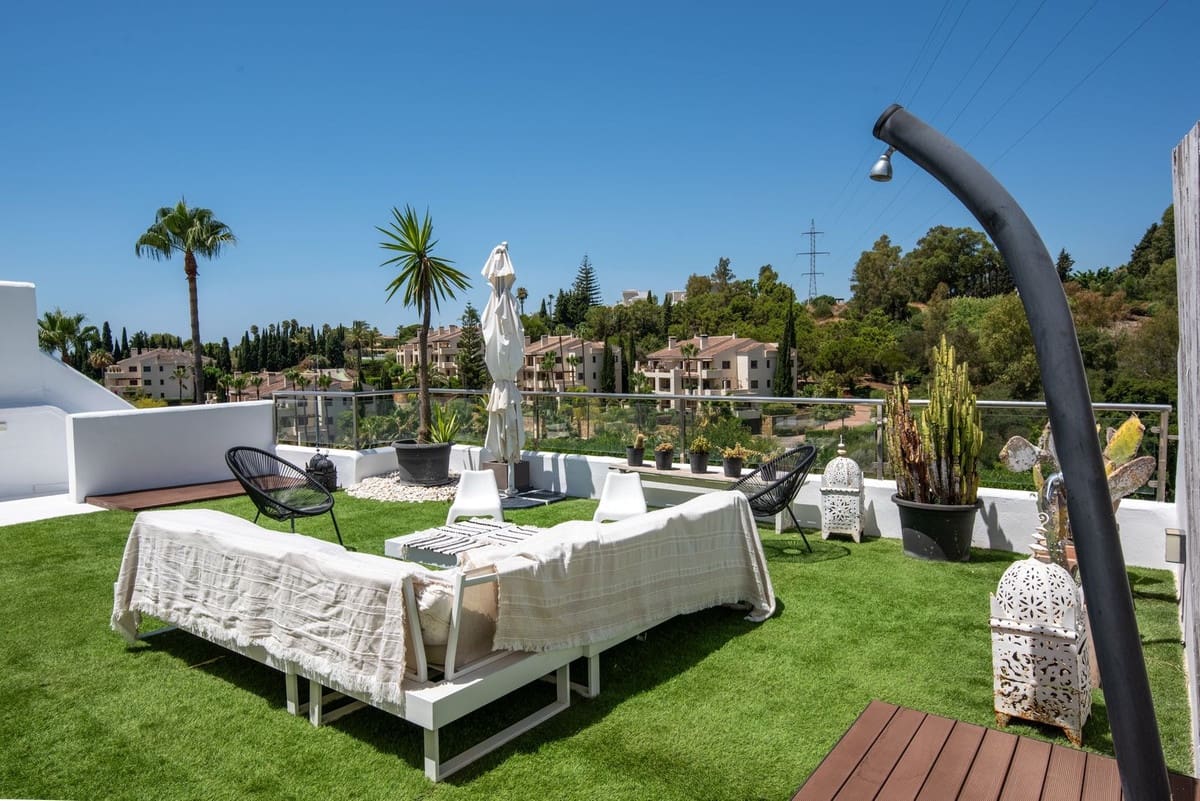 3 bedroom Apartment for sale in Benahavis with pool - € 850,000 (Ref: 9974407)