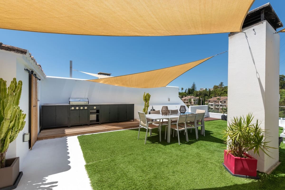 3 bedroom Apartment for sale in Benahavis with pool - € 850,000 (Ref: 9974407)