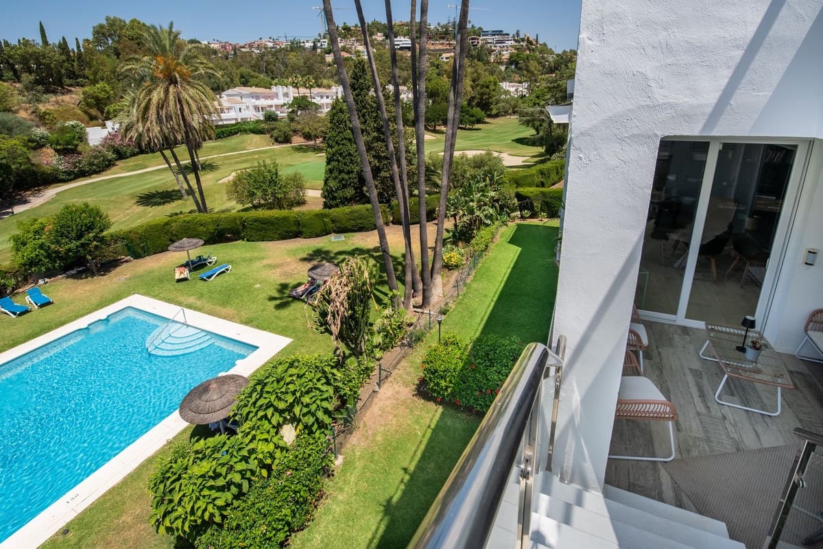 3 bedroom Apartment for sale in Benahavis with pool - € 850,000 (Ref: 9974407)