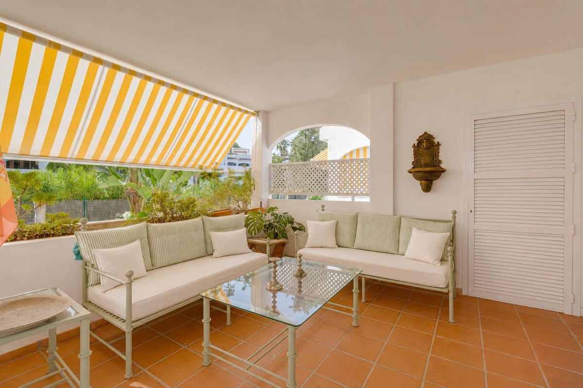 3 sypialnia Apartament na sprzedaż w Elviria z basenem - 675 000 € (Ref: 9974409)