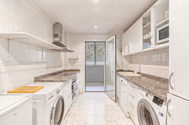 3 sypialnia Apartament na sprzedaż w Elviria, Marbella z basenem - 675 000 € (Ref: 9974409)