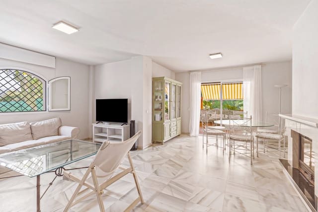 3 sypialnia Apartament na sprzedaż w Elviria, Marbella z basenem - 675 000 € (Ref: 9974409)