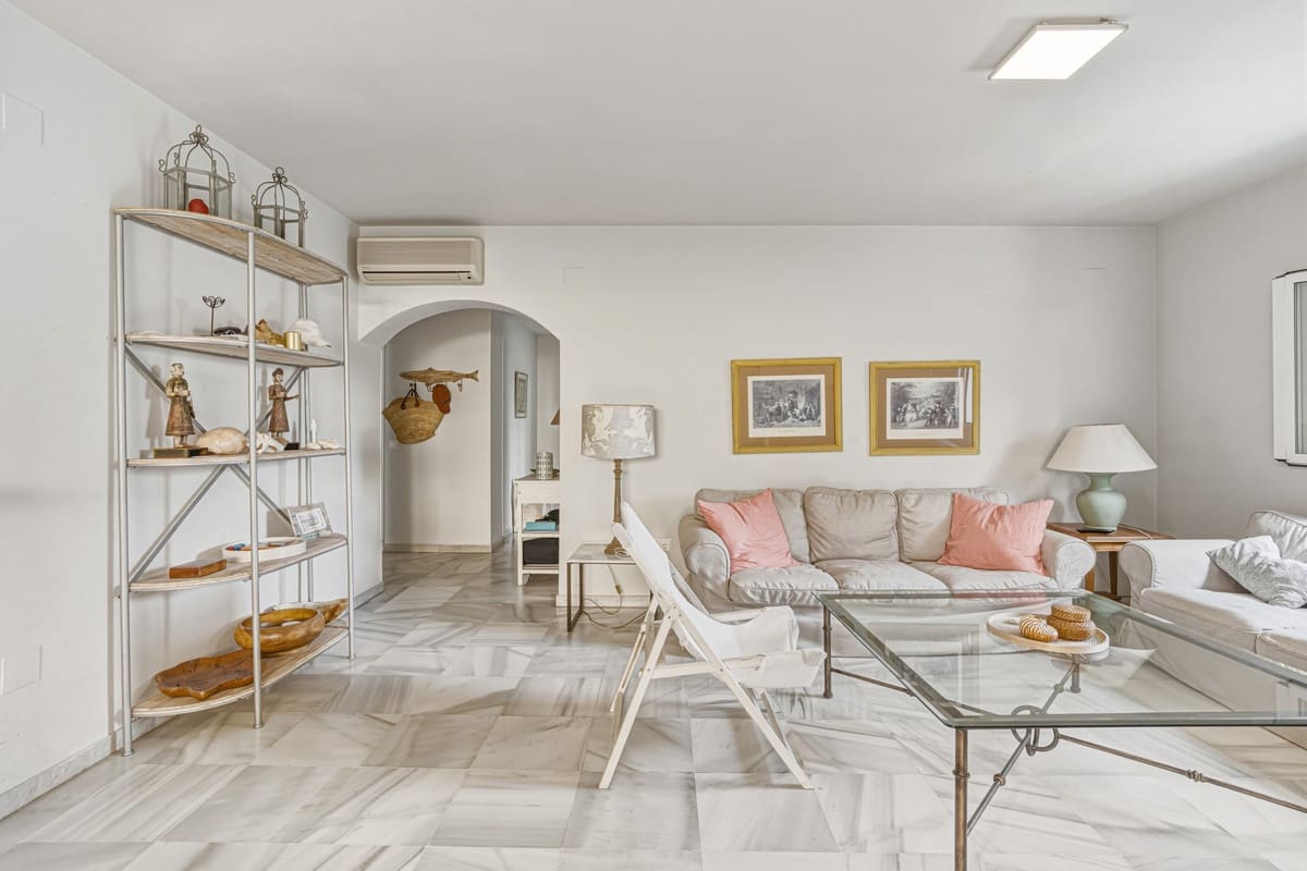 3 sypialnia Apartament na sprzedaż w Elviria z basenem - 675 000 € (Ref: 9974409)