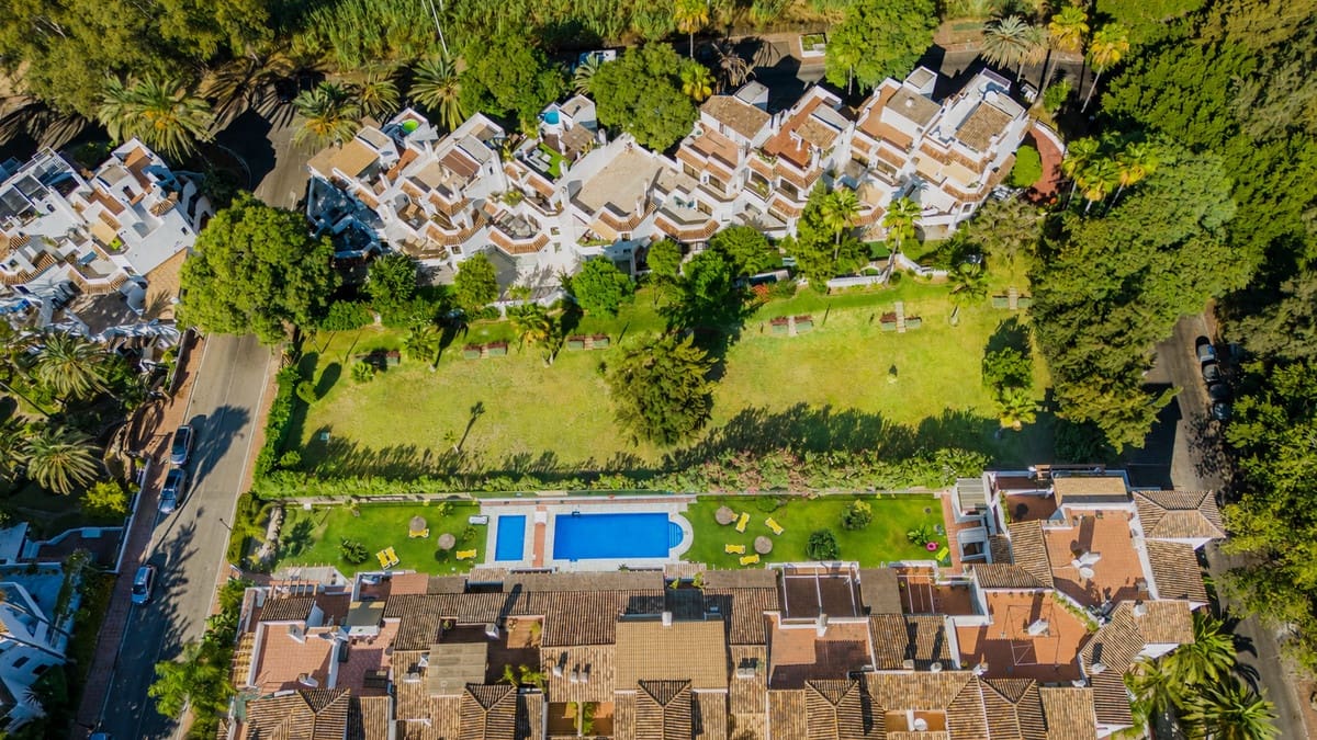 3 sypialnia Apartament na sprzedaż w Elviria z basenem - 675 000 € (Ref: 9974409)