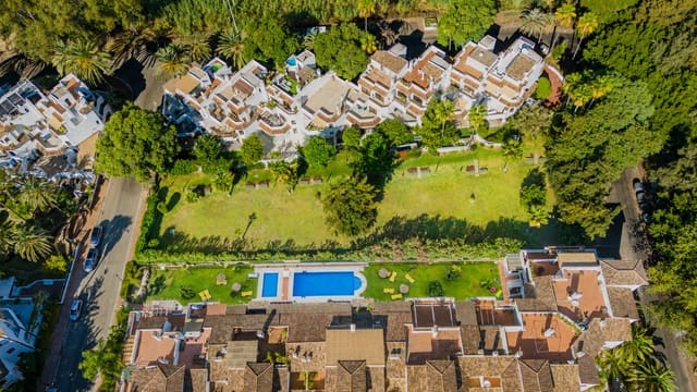3 sypialnia Apartament na sprzedaż w Elviria, Marbella z basenem - 675 000 € (Ref: 9974409)