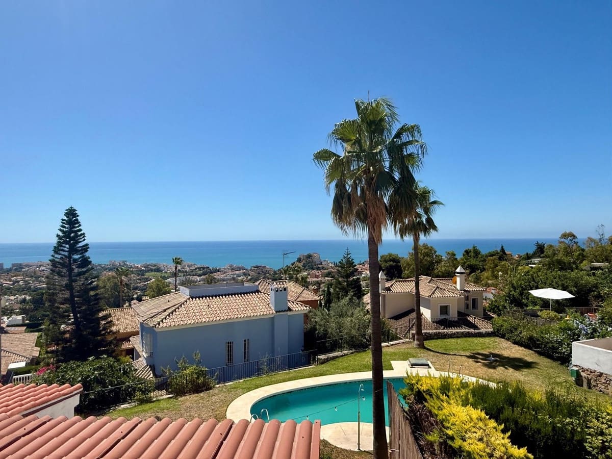 5 quarto Casa em Banda para venda em Benalmadena com piscina - 695 000 € (Ref: 9976169)