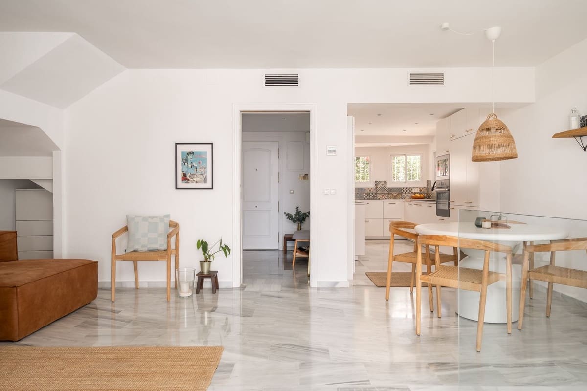 5 quarto Casa em Banda para venda em Benalmadena com piscina - 695 000 € (Ref: 9976169)