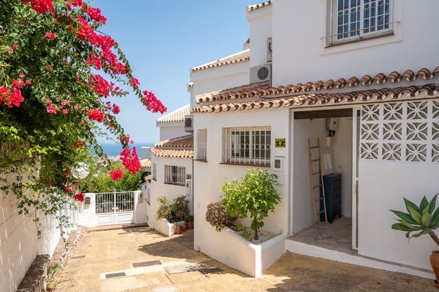 5 makuuhuone Omakotitalo myytävänä paikassa Benalmádena pueblo, Benalmádena mukana uima-altaan - 695 000 € (Ref: 9976169)