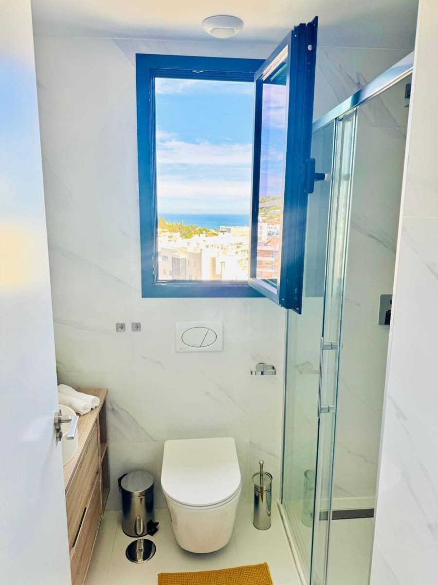 Apartamento de 3 habitaciones en Fuengirola en venta con piscina garaje - 669.000 € (Ref: 9976170)