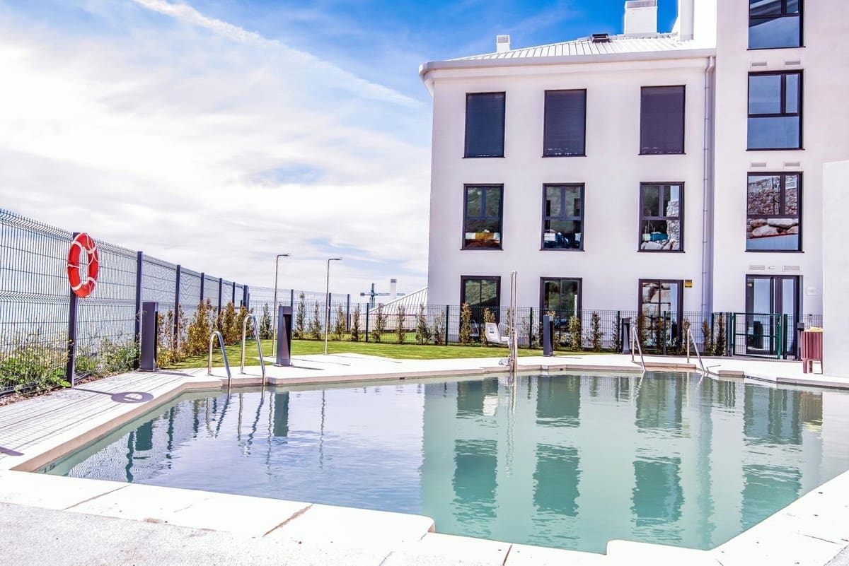 Apartamento de 3 habitaciones en Fuengirola en venta con piscina garaje - 669.000 € (Ref: 9976170)