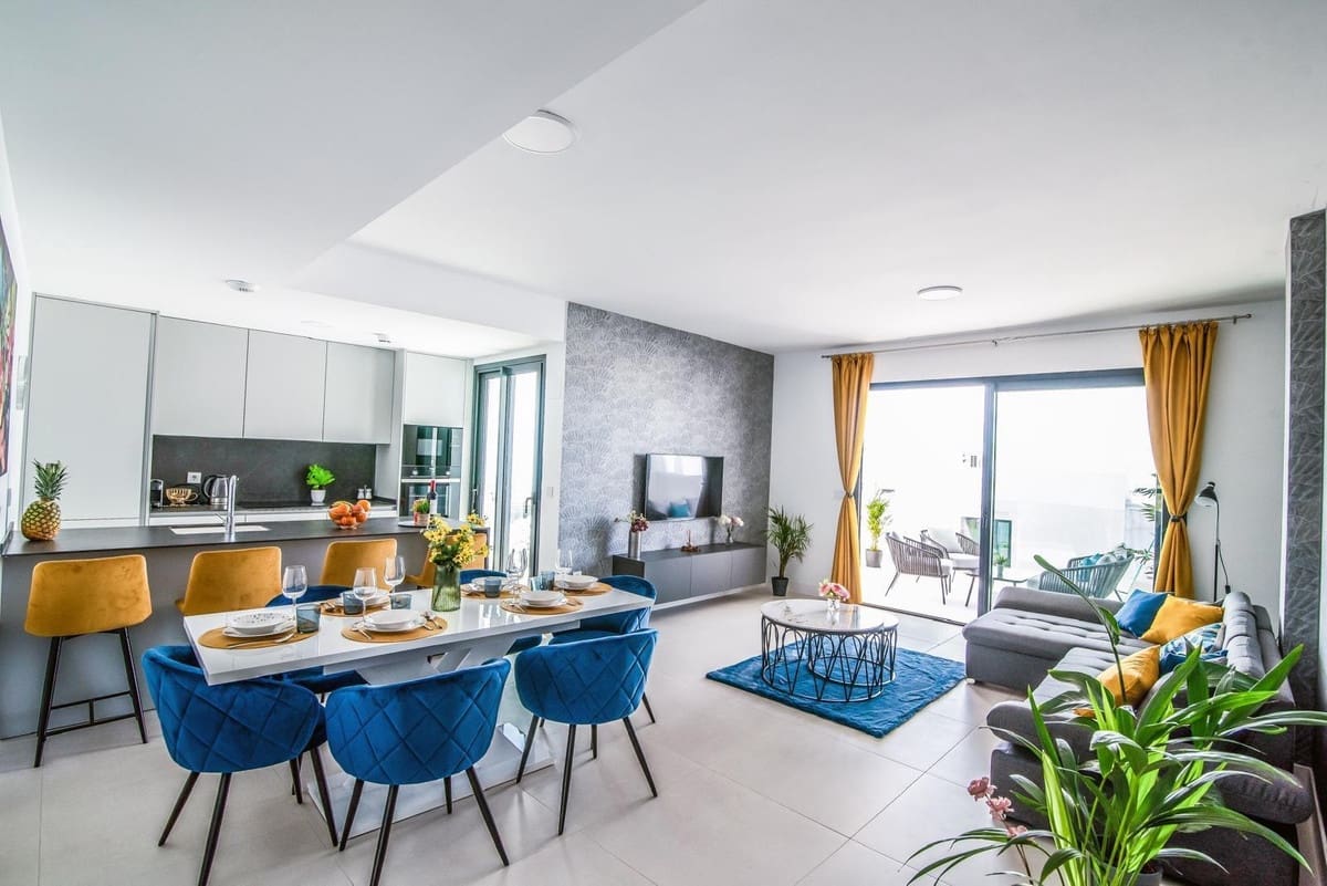 Apartamento de 3 habitaciones en Fuengirola en venta con piscina garaje - 669.000 € (Ref: 9976170)