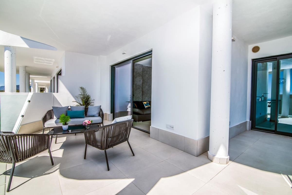 Apartamento de 3 habitaciones en Fuengirola en venta con piscina garaje - 669.000 € (Ref: 9976170)