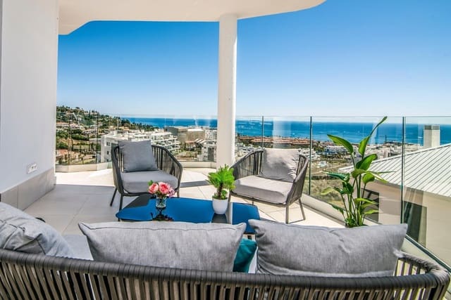 Apartamento de 3 habitaciones en Fuengirola en venta con piscina garaje - 669.000 € (Ref: 9976170)