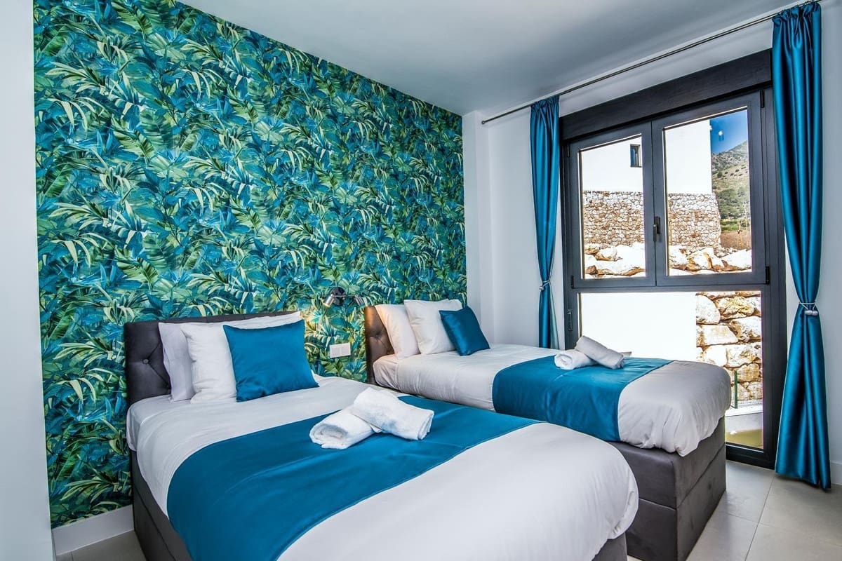 Apartamento de 3 habitaciones en Fuengirola en venta con piscina garaje - 669.000 € (Ref: 9976170)