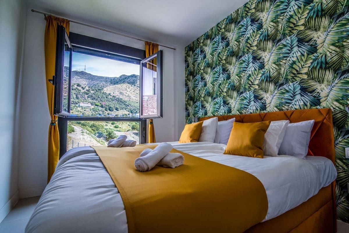 Apartamento de 3 habitaciones en Fuengirola en venta con piscina garaje - 669.000 € (Ref: 9976170)